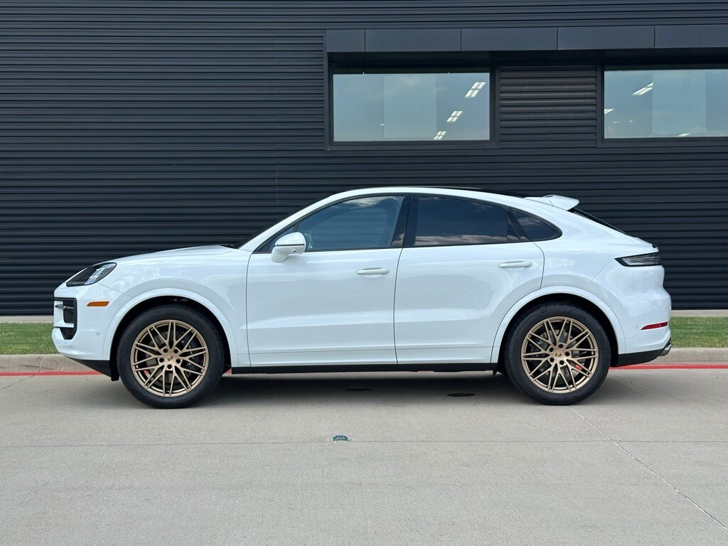 2026 Porsche Cayenne Coupe photo 2