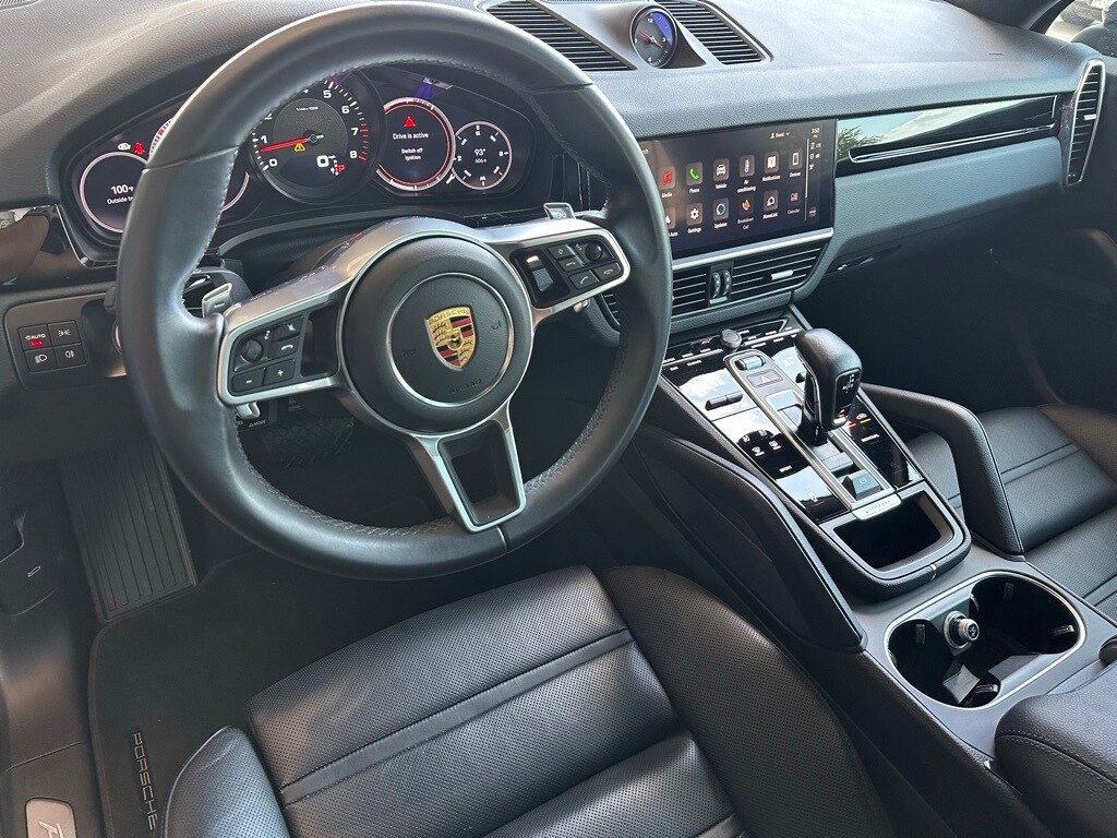 2023 Porsche Cayenne Platinum Edition photo 4