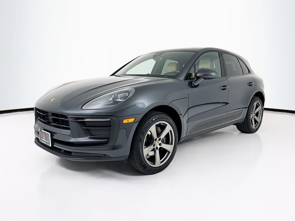 2023 Porsche Macan's photo