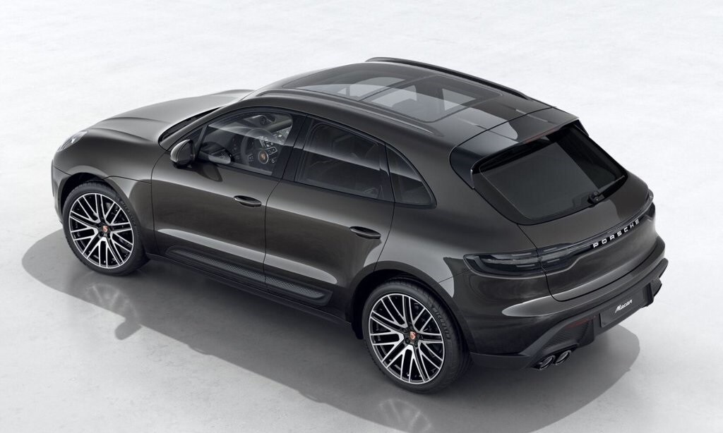 2026 Porsche Macan T photo 2
