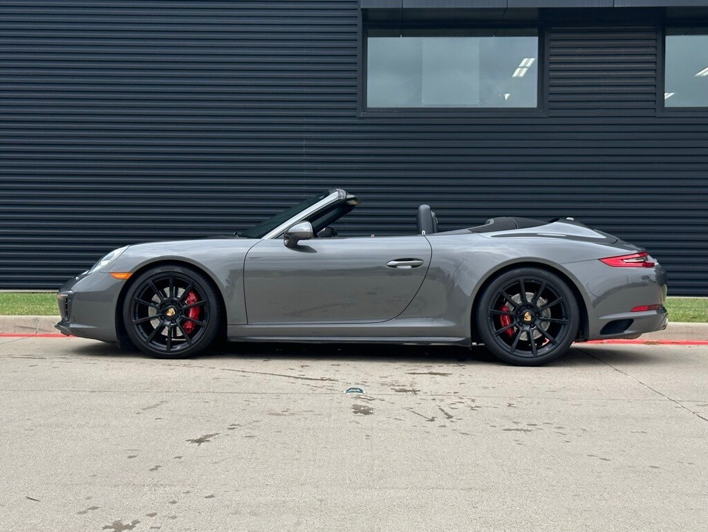 2017 Porsche 911 4S photo 2