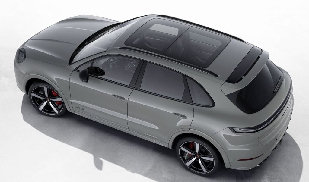 2026 Porsche Cayenne GTS photo 4