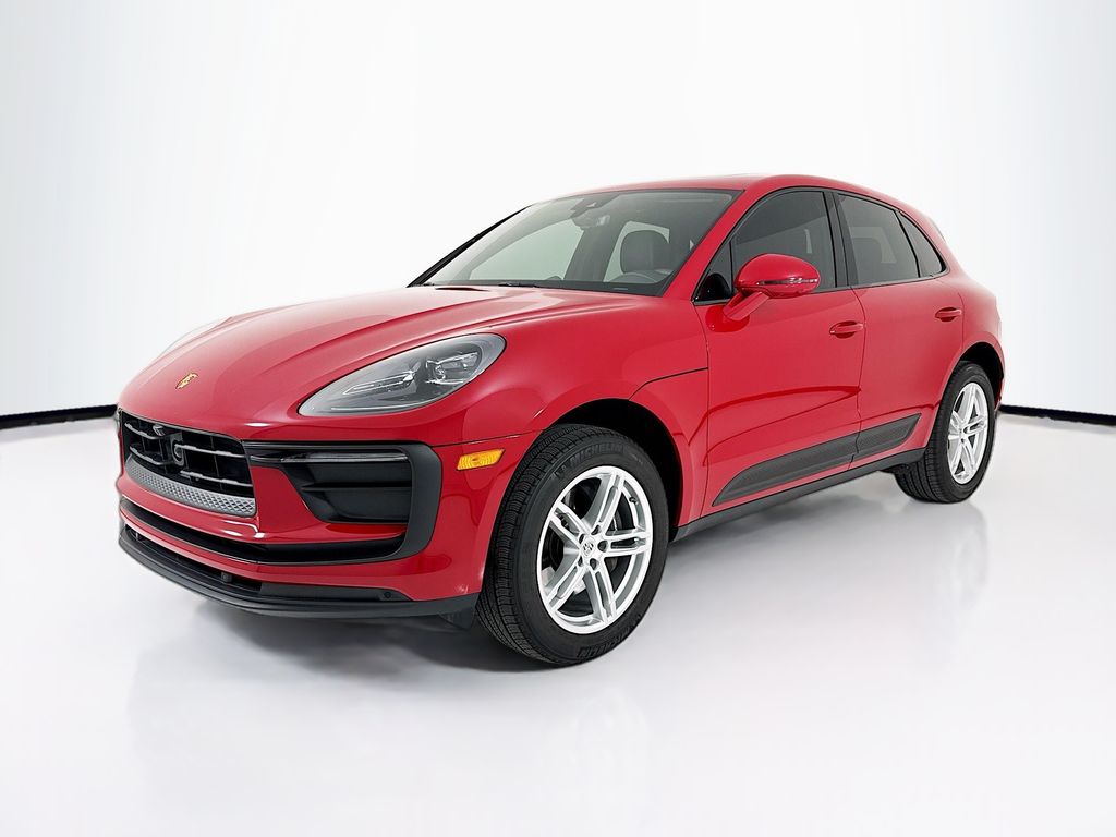 2025 Porsche Macan's photo