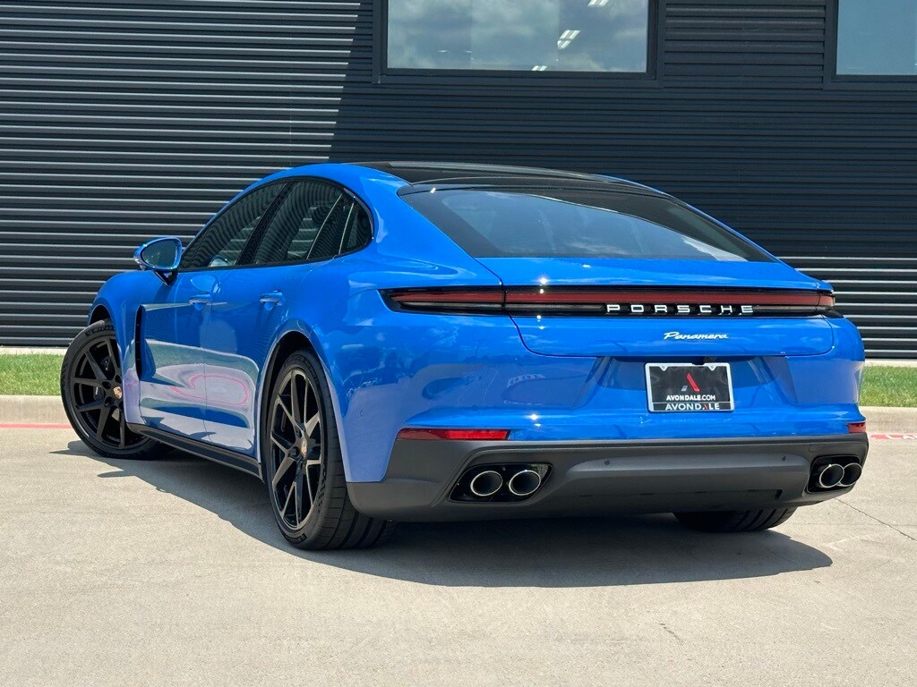 2025 Porsche Panamera 4 photo 3
