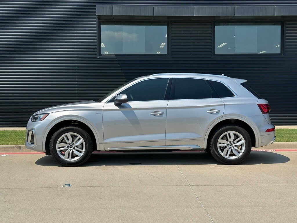2022 Audi Q5 45 S line Premium photo 2