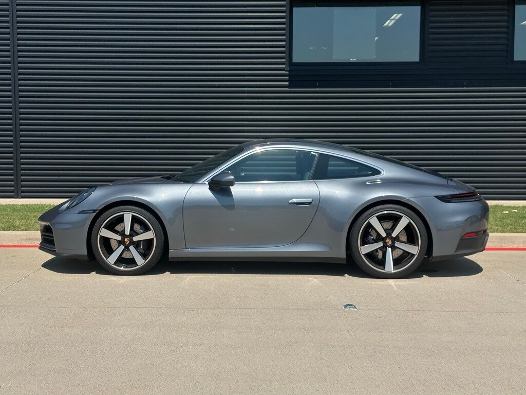 2025 Porsche 911 Coupe photo 2