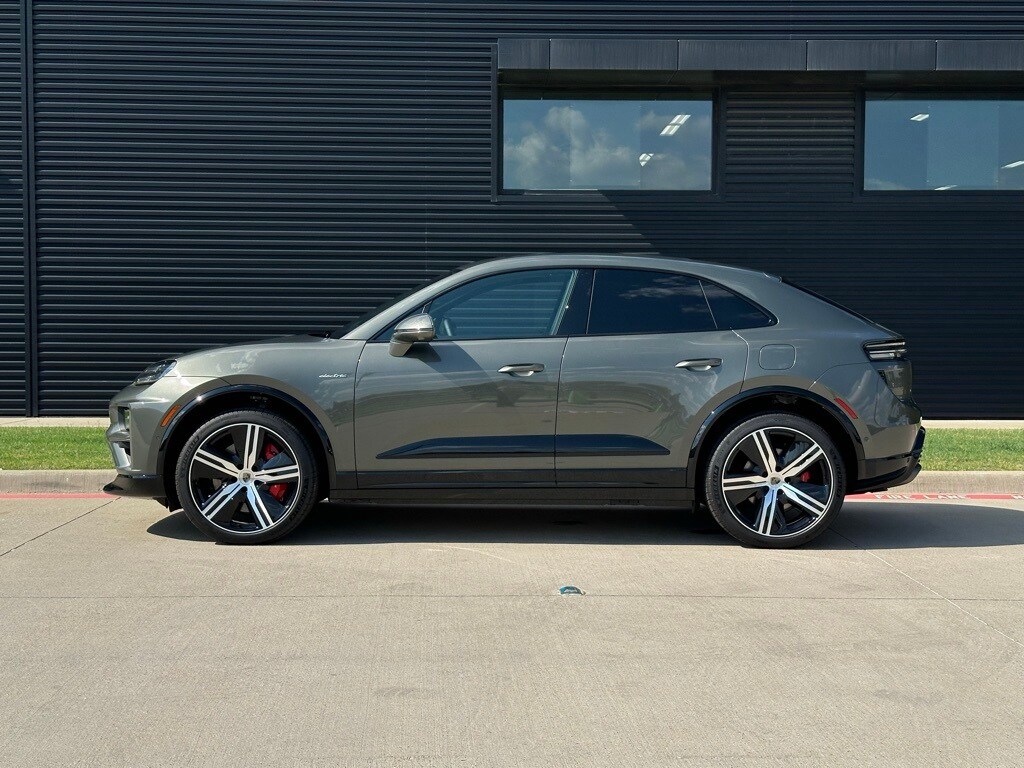 2025 Porsche Macan Turbo Electric photo 2