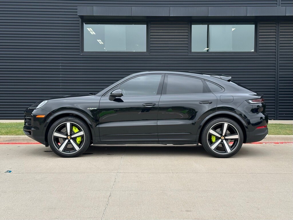 2024 Porsche Cayenne E-Hybrid Coupe photo 2