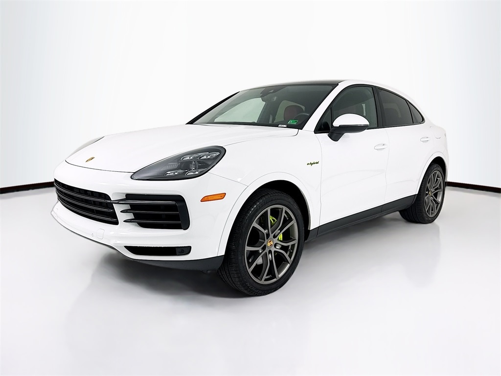 2023 Porsche Cayenne Coup Platinum Edition's photo
