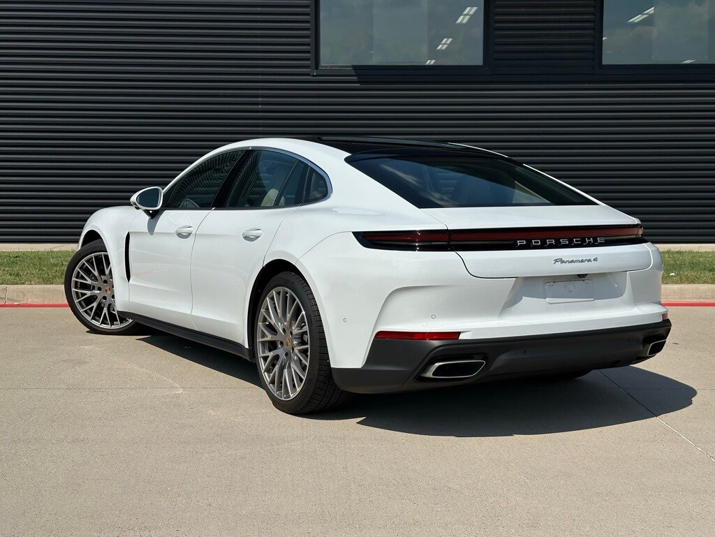 2024 Porsche Panamera 4 photo 3