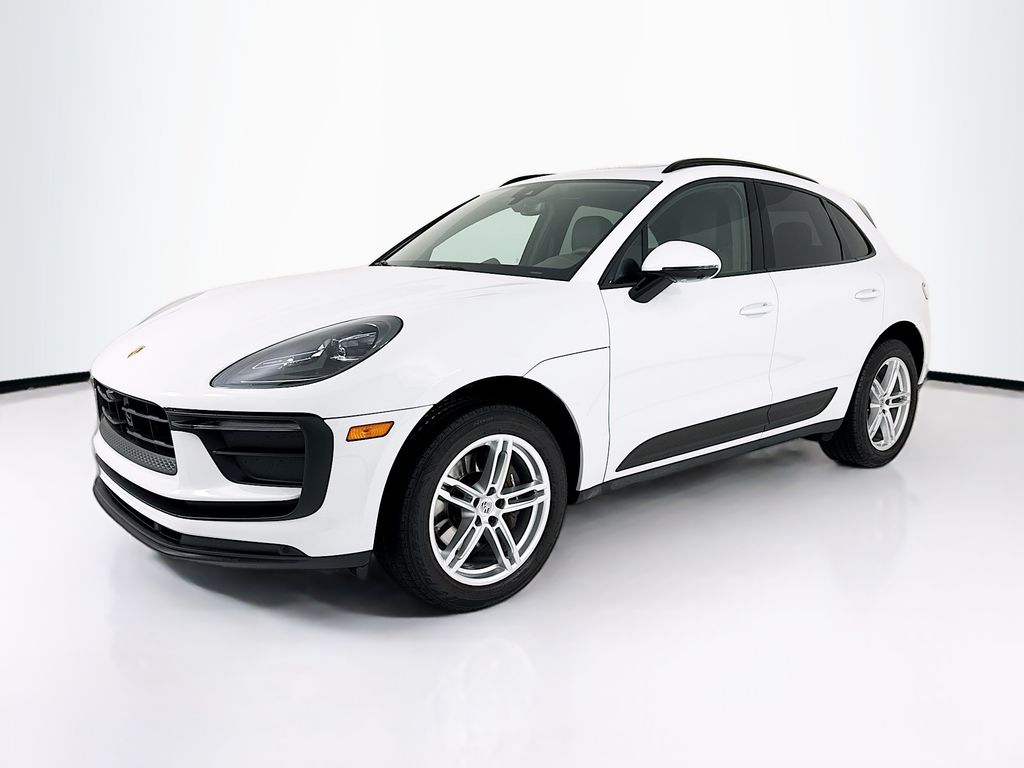 2023 Porsche Macan's photo