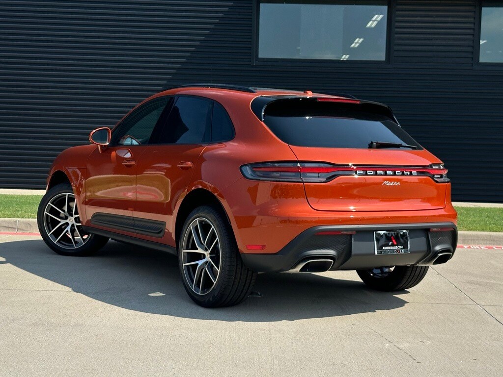 2025 Porsche Macan T photo 3