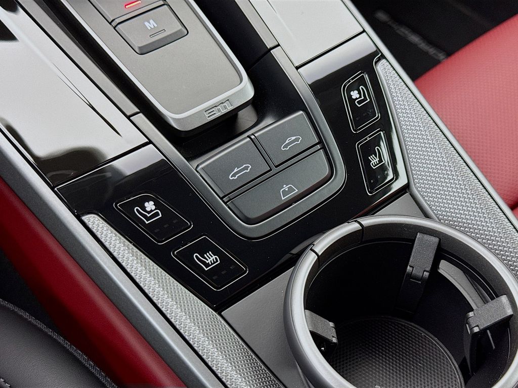 2025 Porsche 911 - Photo 22