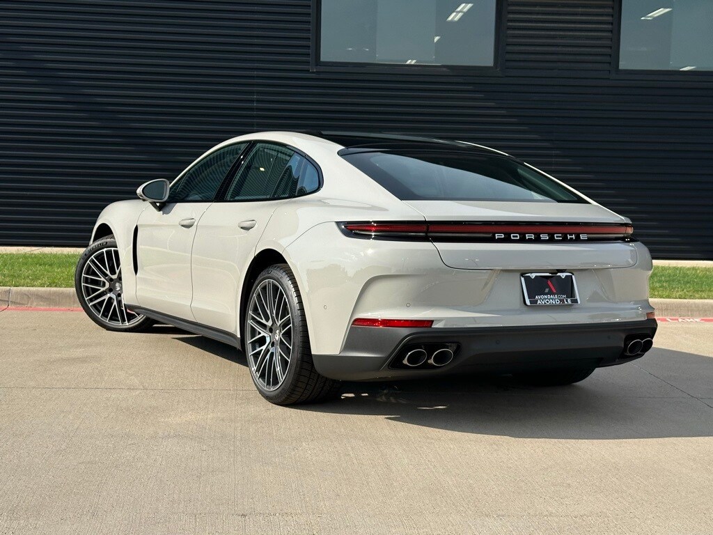 2025 Porsche Panamera 4 photo 3