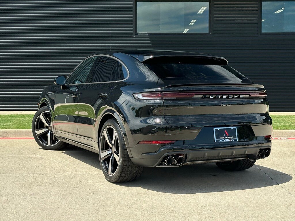 2025 Porsche Cayenne Turbo E-Hybrid Coupe photo 3