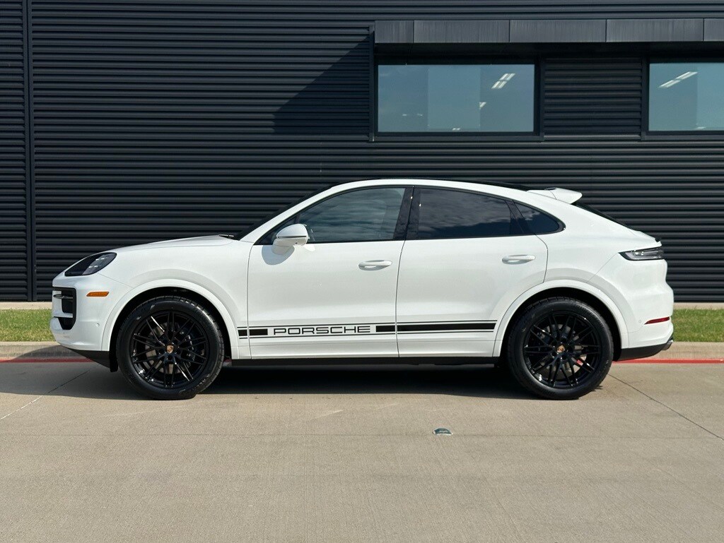 2026 Porsche Cayenne Coupe photo 2