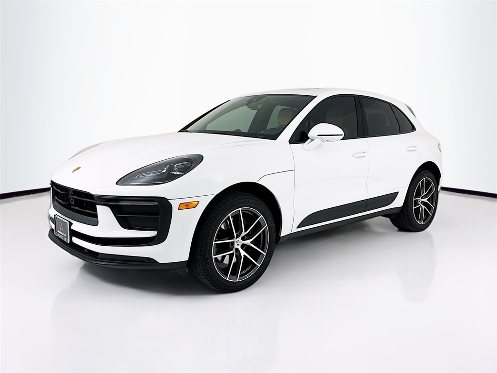 2023 Porsche Macan T