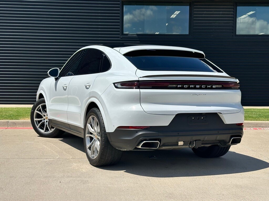 2024 Porsche Cayenne Coupe photo 3