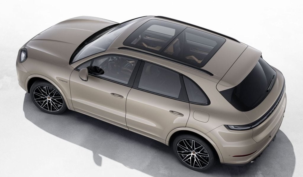 2026 Porsche Cayenne E-Hybrid photo 4