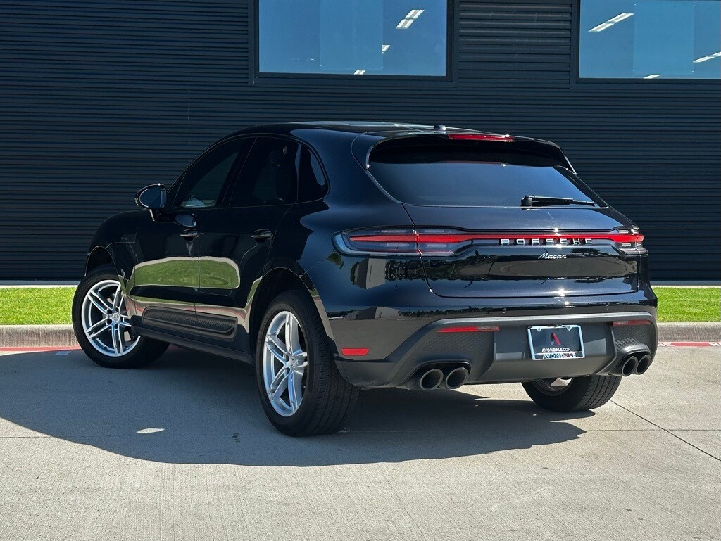2024 Porsche Macan T photo 3
