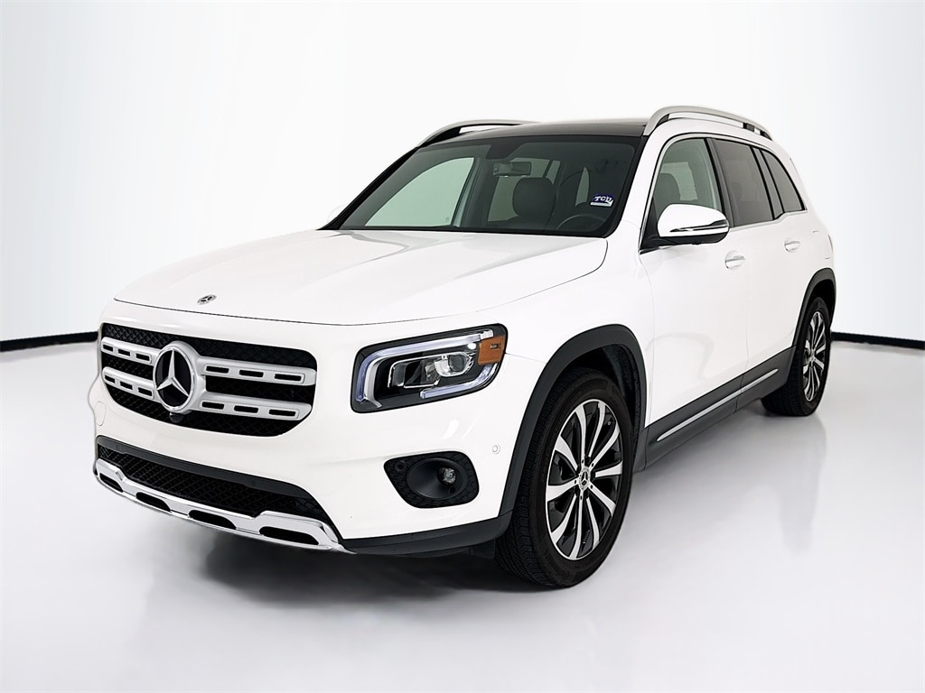 2023 Mercedes-Benz GLB Base's photo