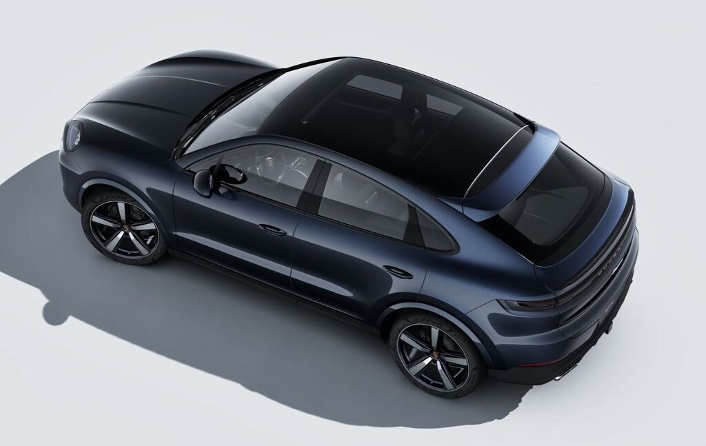 2026 Porsche Cayenne Coupe photo 3