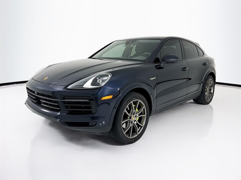 2023 Porsche Cayenne Coup Platinum Edition's photo