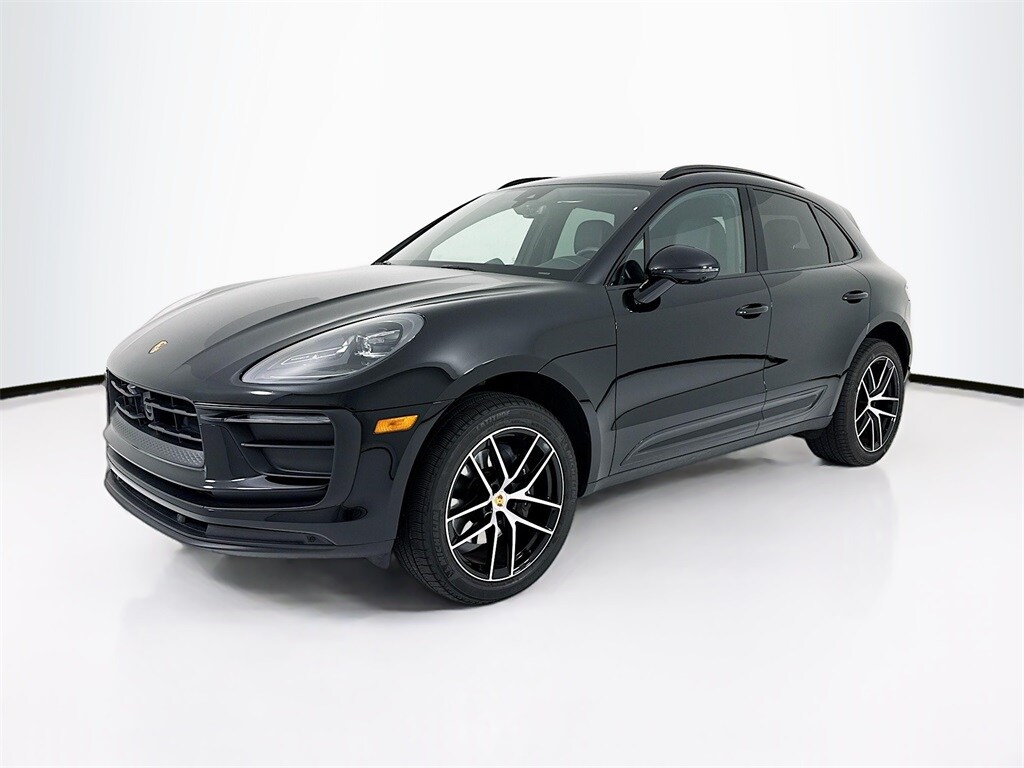 2025 Porsche Macan's photo