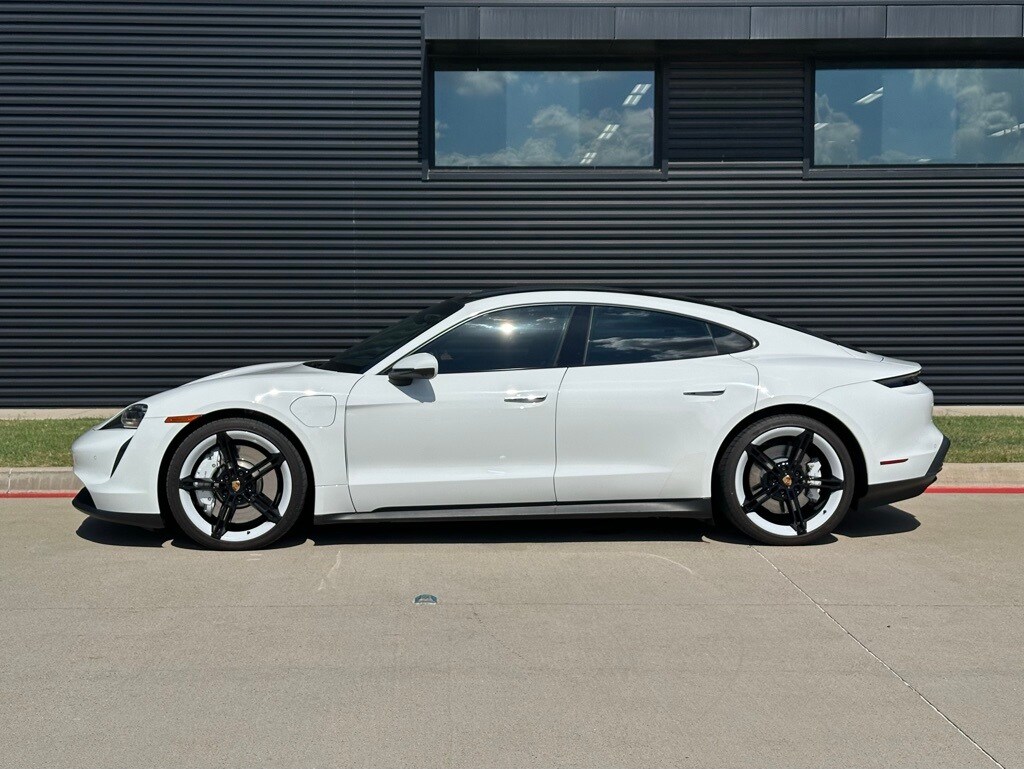 2023 Porsche Taycan photo 2