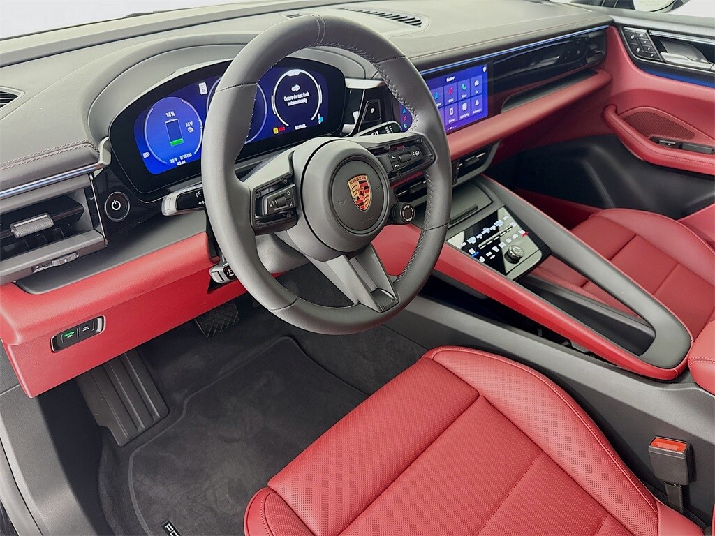 2025 Porsche Macan Electric photo 4