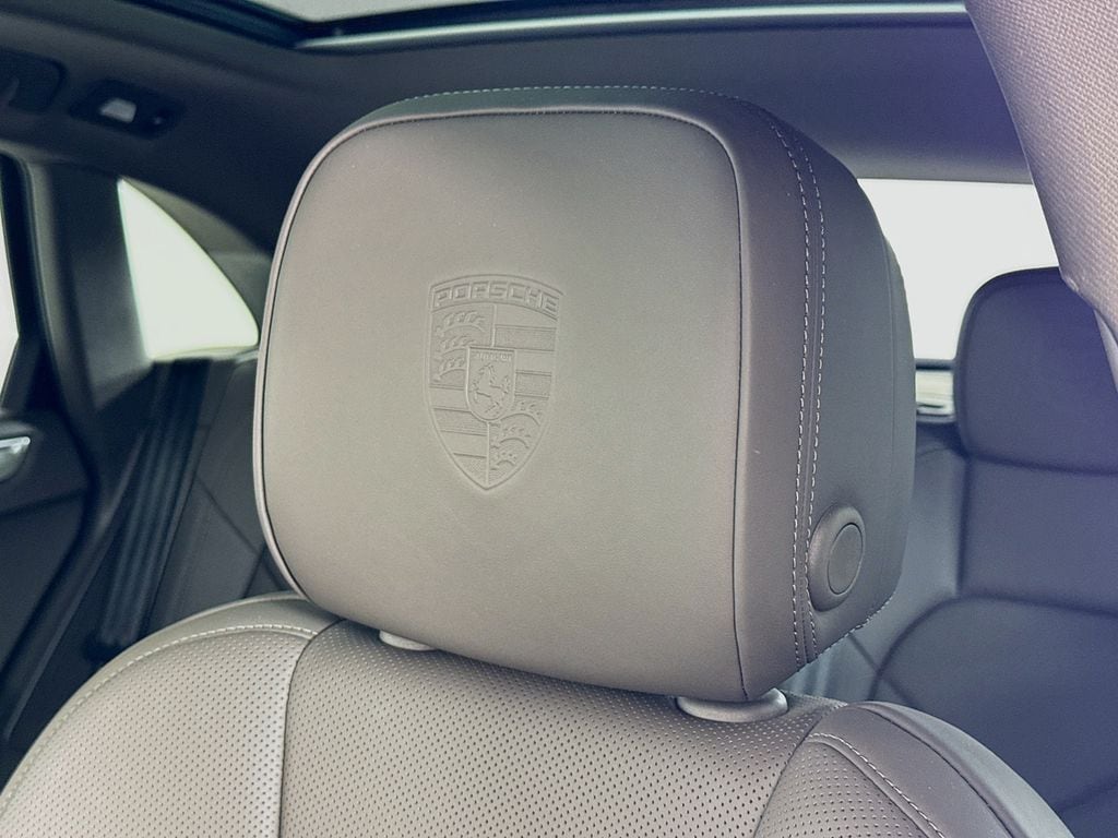 2023 Porsche Macan T - Photo 13