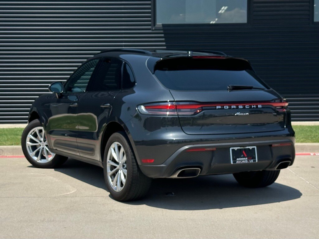 2024 Porsche Macan T photo 3