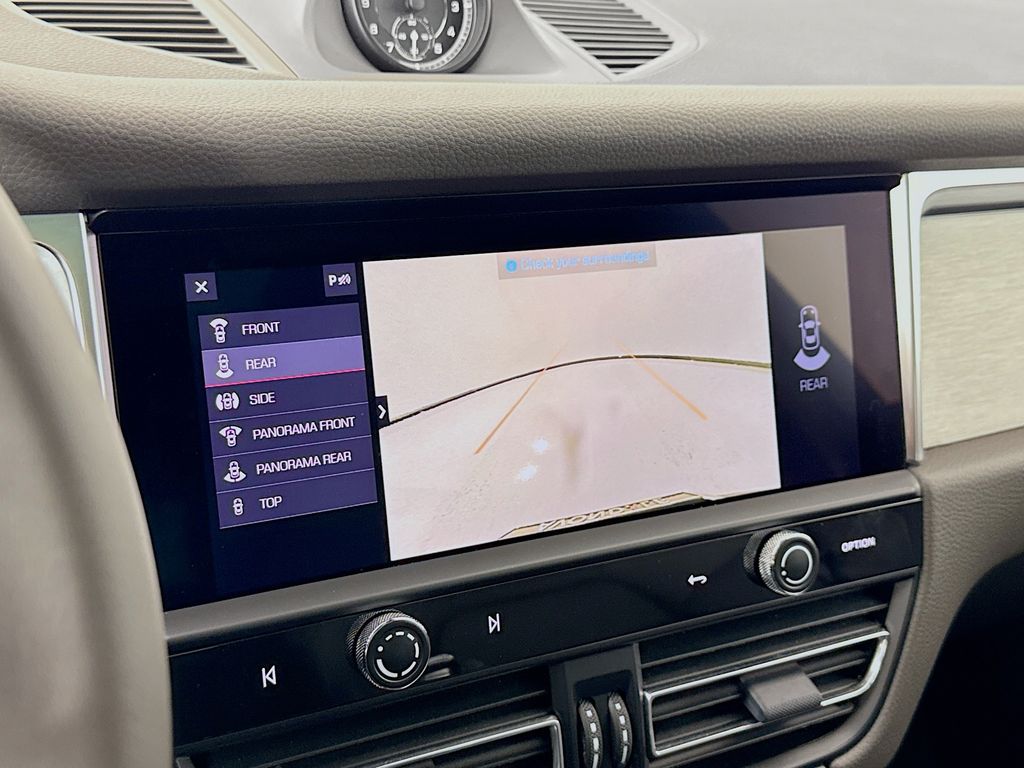 2023 Porsche Macan T - Photo 20
