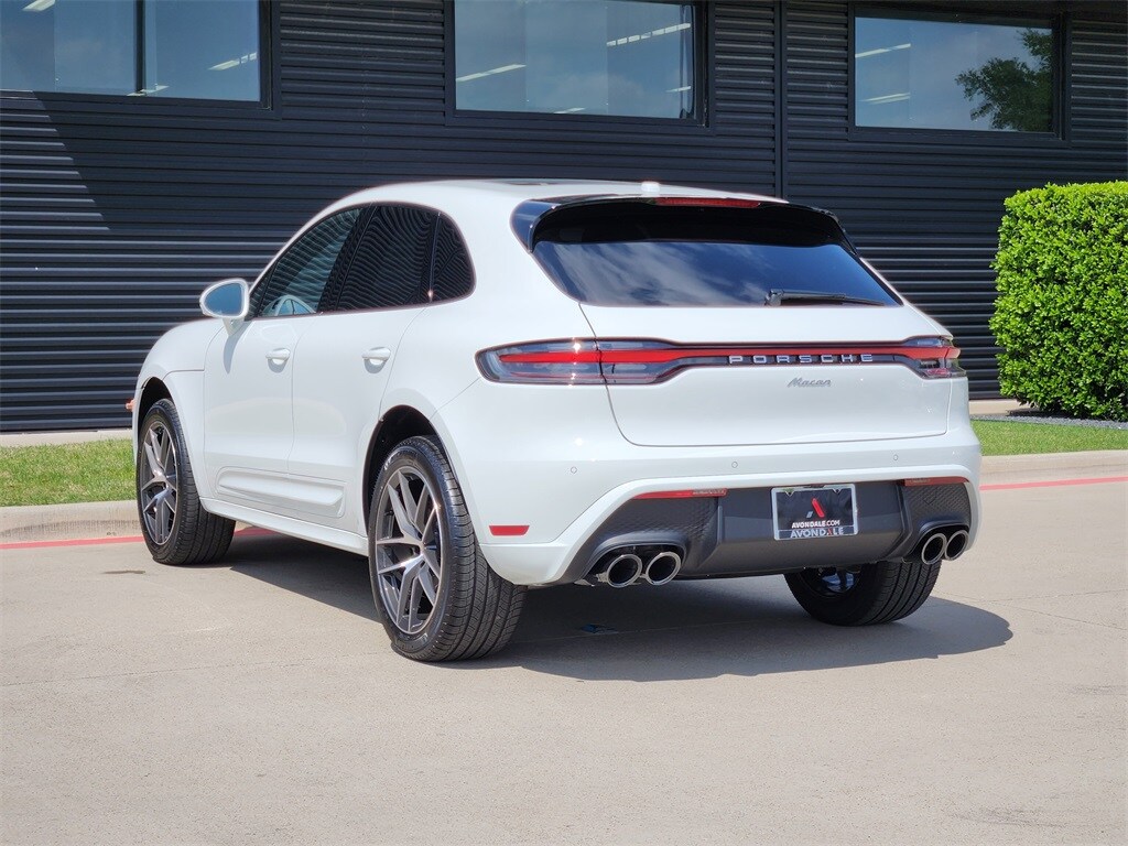 2025 Porsche Macan T photo 3