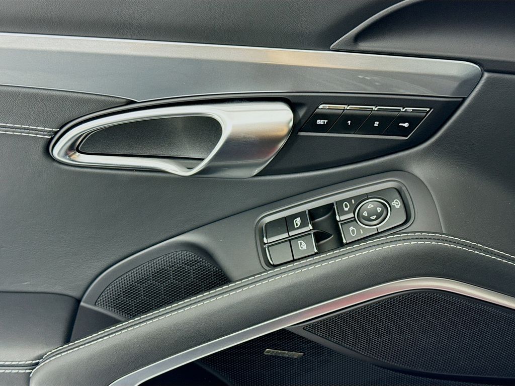 2025 Porsche 718 Style Edition - Photo 11