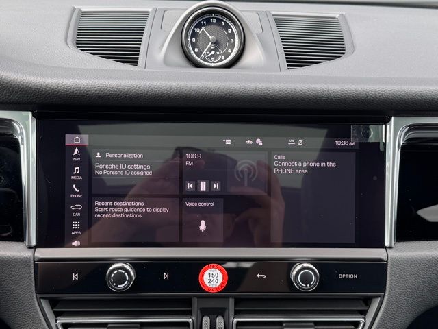 2026 Porsche Macan T - Photo 26