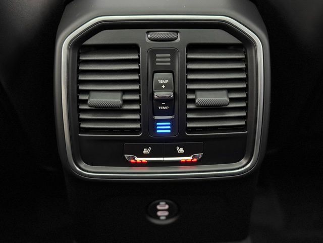 2026 Porsche Macan T - Photo 30
