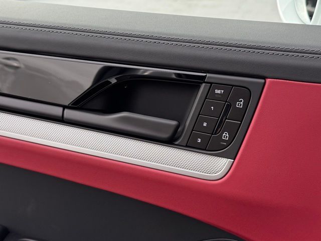 2026 Porsche Cayenne Coupe E-Hybrid - Photo 16