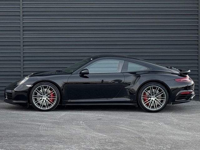 2019 Porsche 911 Turbo Coupe photo 2