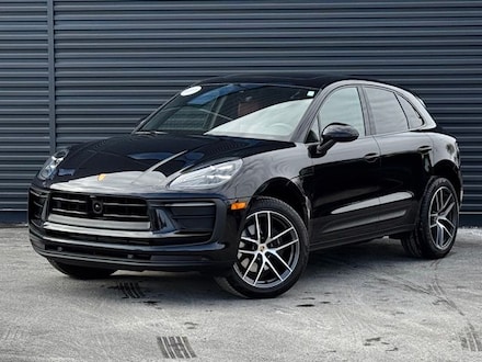 2025 Porsche Macan SUV