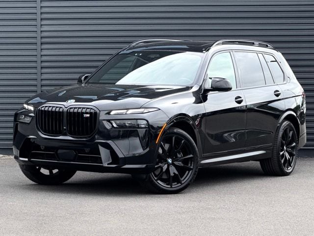 2023 BMW X7 M60i's photo