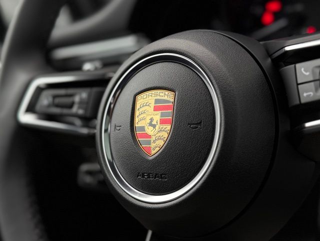 2026 Porsche Macan T - Photo 34