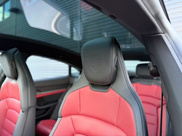 2026 Porsche Taycan S - Photo 28