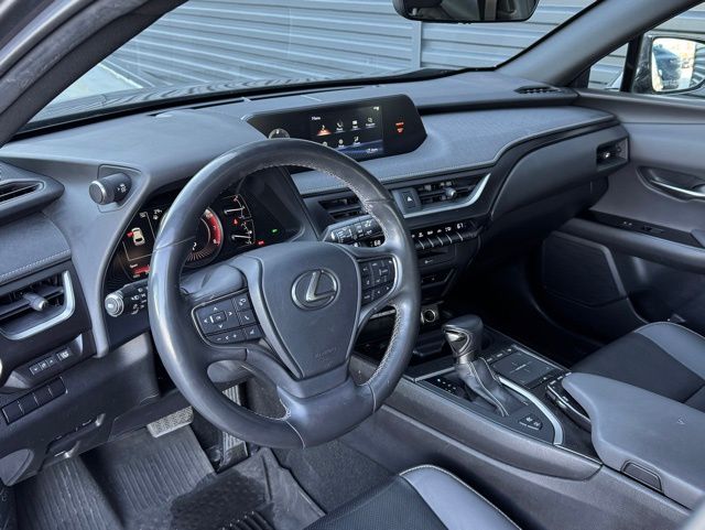 2022 Lexus UX 250h Premium photo 4