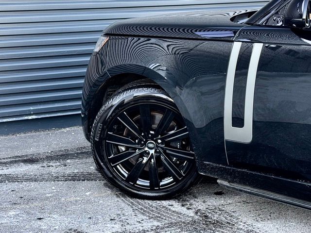 2023 Land Rover Range Rover SE - Photo 12