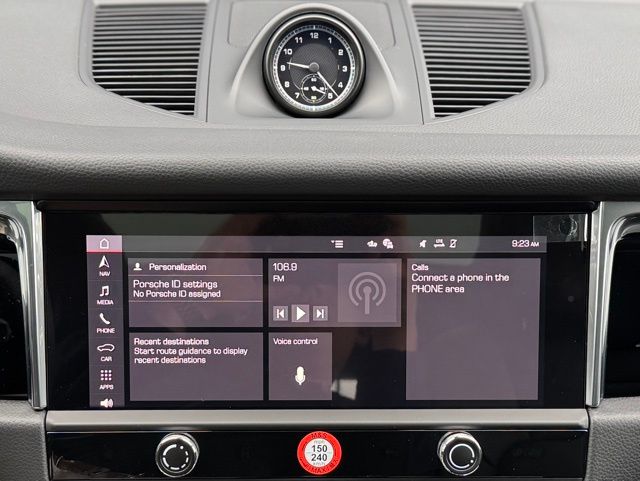 2026 Porsche Macan T - Photo 25