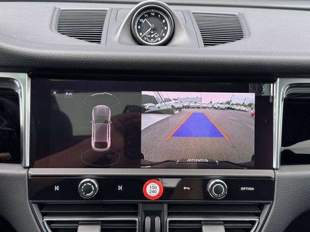 2026 Porsche Macan T - Photo 28