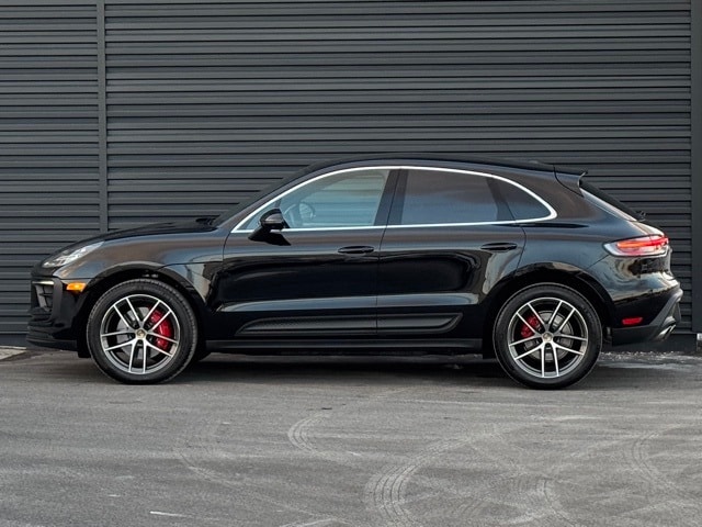 2025 Porsche Macan S photo 2