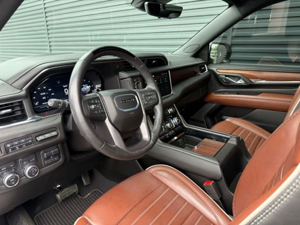 Used 2024 GMC Yukon XL Denali Ultimate SUV