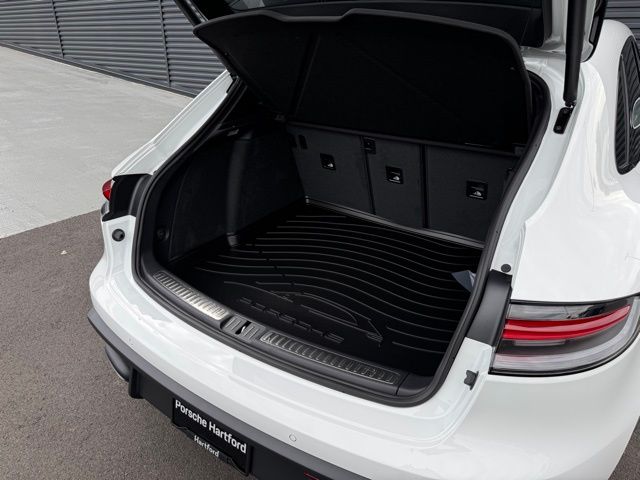 2026 Porsche Macan T - Photo 25
